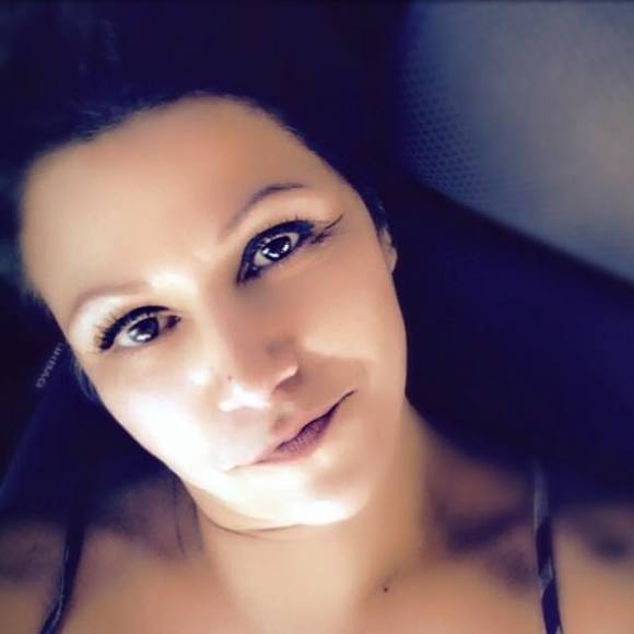 Meet your Posher, Deborah - Picture 3 of 3